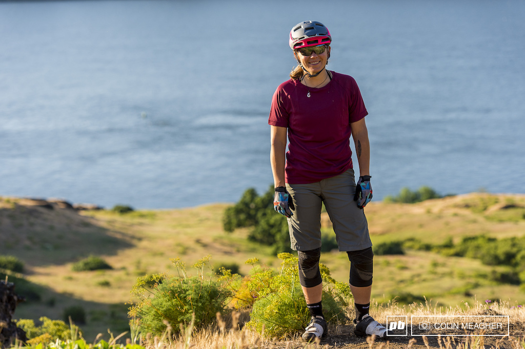 Nikki Hollatz testing clothing for the 2016 Spring summer clothing review on Pinkbike