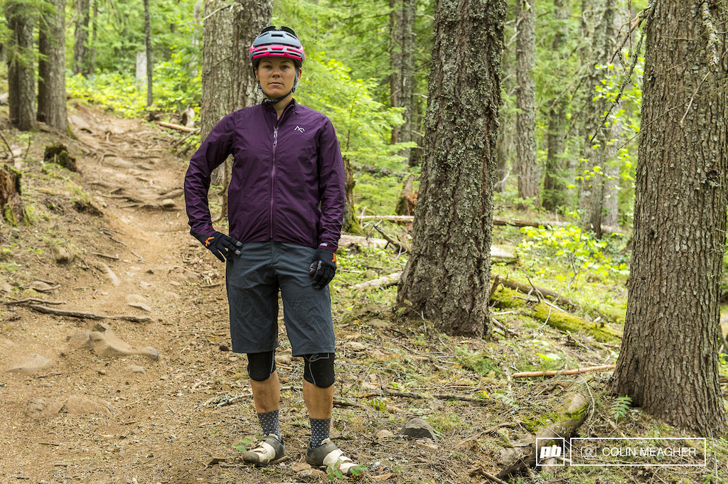 Nikki Hollatz testing 7 Mesh clothing for Pinkbike in Post Canyon, just outside of Hood River, OR.