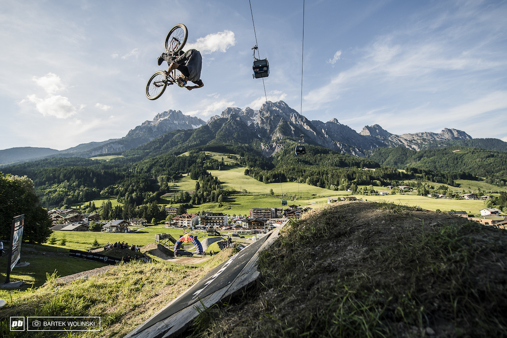 Anthony is back strong for the new season of competitions. Not only he went far above the rest of the pack on Leogang's jumps but also tried new things like his personal variation of Cashroll.