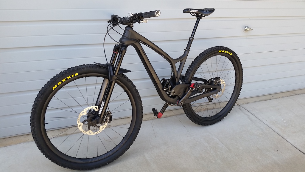 Following in trail-fighter mode

140 Pike, low setting
Maxxis Minion DHF 2.5, DHR 2.3
Zee brakes, 203f, 180r
Roval Traverse SL Fattie 29