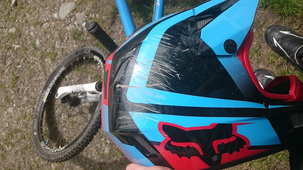 it took me exactly 2 rides to scratch my new helmet :D
but who cares, could be worse