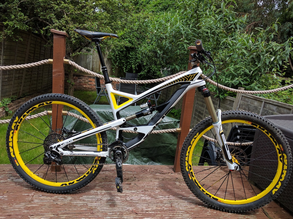2015 YT Capra Pro Large