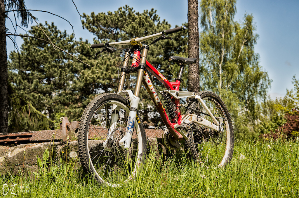 My current bike
Stab 2009 with 40's RC2 2010 and Roco WC damper :v

DŻ Photos