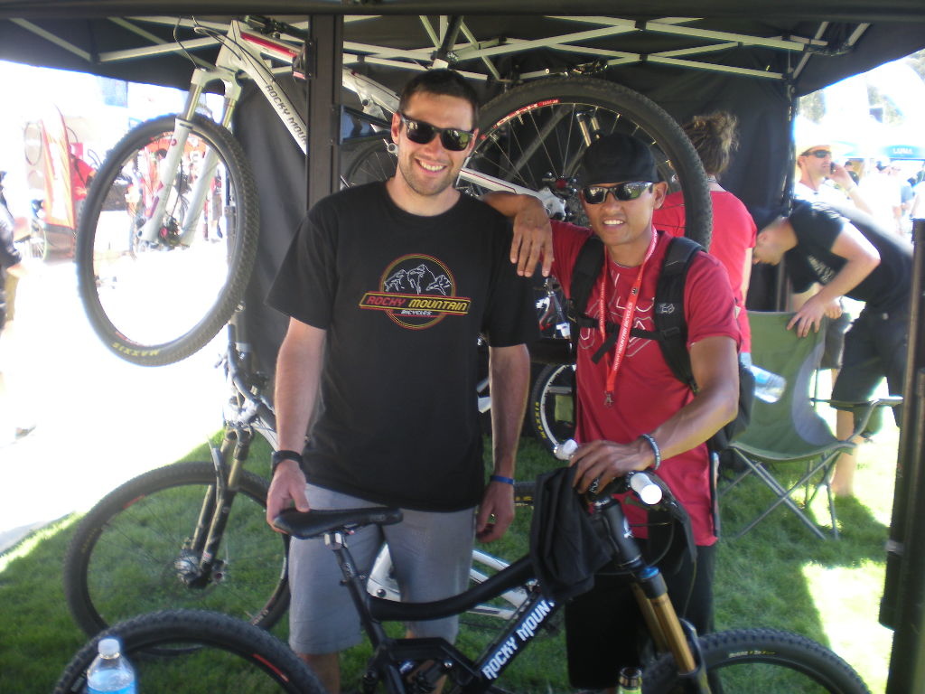 2012: Showing my custom built RM Slayer SS to the man himself -Thomas V. A tribute to his black Flatline. He was truly humbled.
