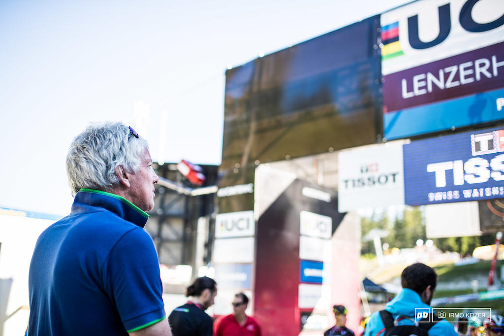 UCI's Simon Burney making sure the show runs smooth in Lenzerheide. The men's U23 field's start is moments away.