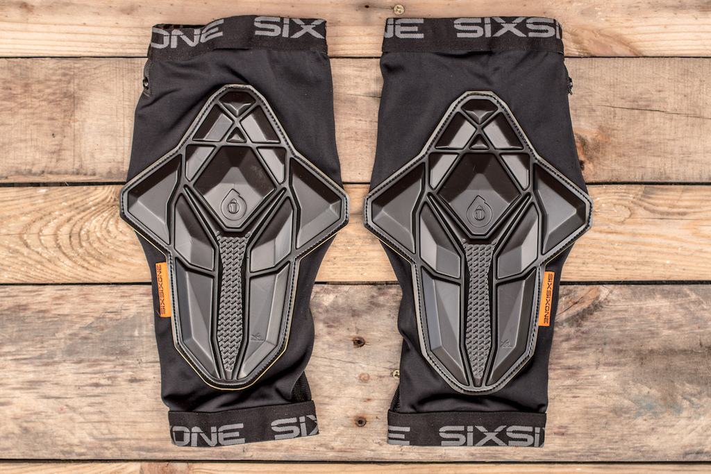 Sixsixone Recon Knee Guards - Checkout July 2016.
Photo: Olly Forster.