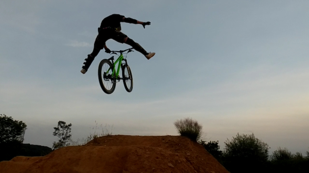 Fun evening at van road trails, caerphilly south wales, bit of freestyling b4 sunset
