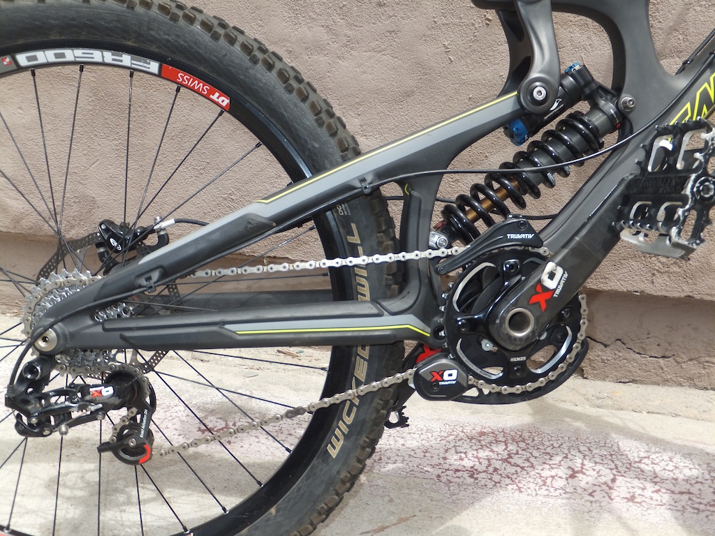 2013 Santa Cruz V-10 full carbon Med