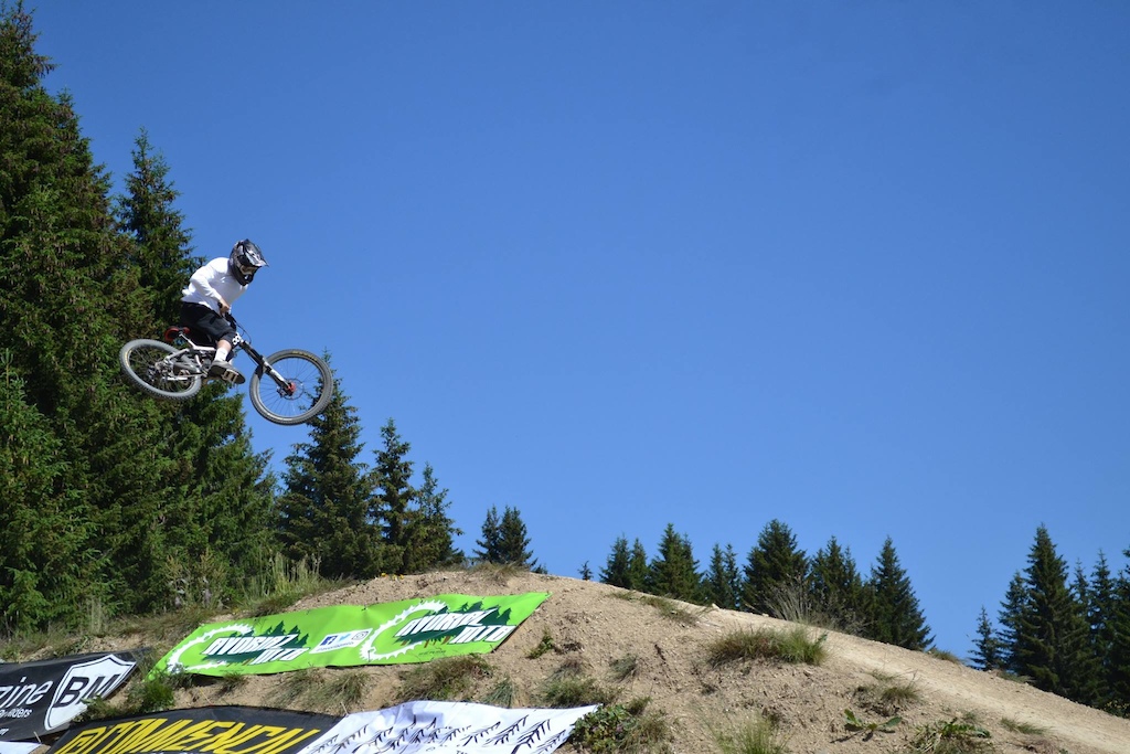 few pics of the bike morzine whip off. feel free to save the pics if they are you.