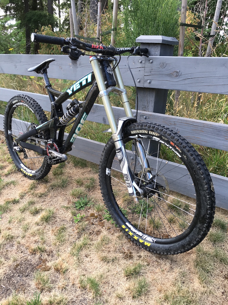 2014 Yeti 303 WC - | Custom and DIALLED |