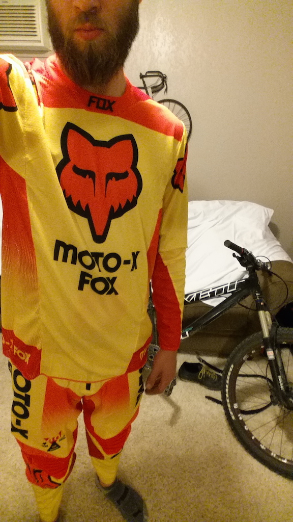 I am that toolbar that buys a kit that matches my bike.. When I saw
 fox had a retro kit that matched my M1 almost perfectly, I felt obligated to buy it
 even just to hang it next to the M1 when I retire it.