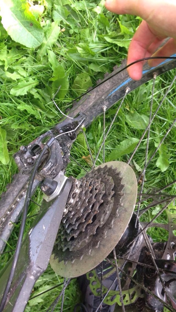 Managed to snap my spoke , ruin my cable and bend my derailleur in one crash !