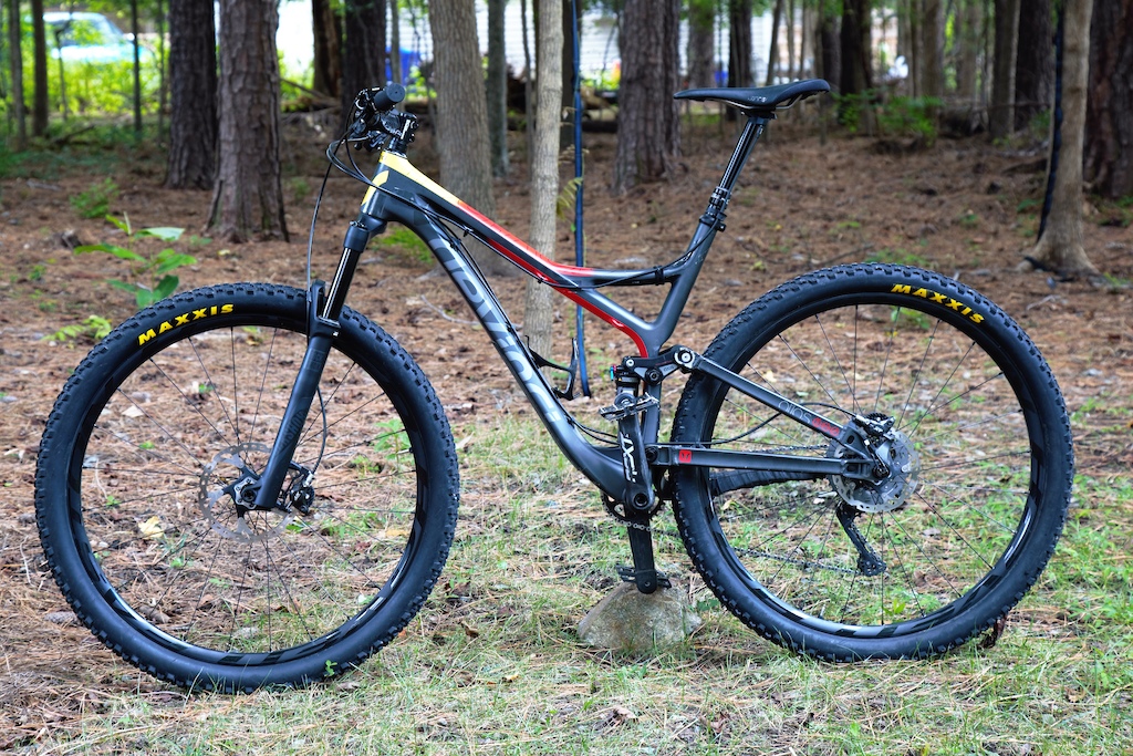 2013 Devinci Atlas carbon with all the sweetness