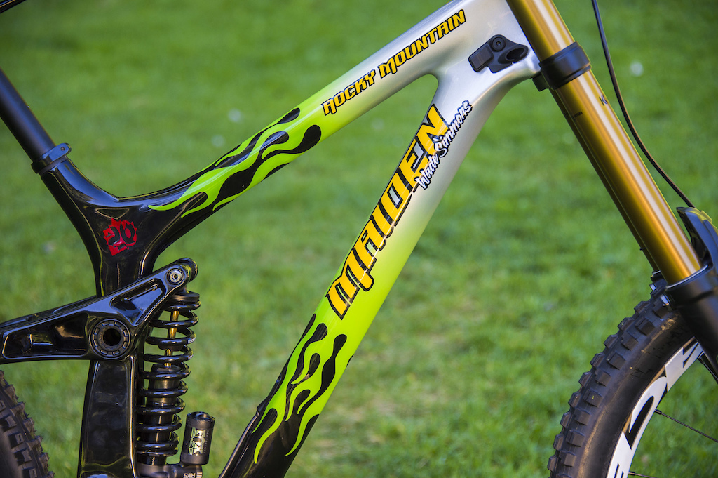 Wade Simmon's custom painted Rocky Mountain Maiden

Photo by Colin Meagher