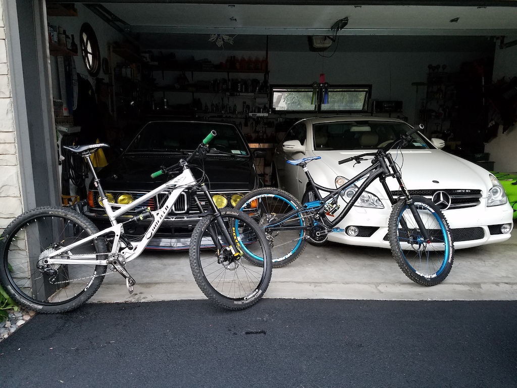 Just washed the Canfield bikes today.... at my pops place, 1985 Europe BMW M6 custom Turbo, 2010 CLS63 AMG!!!