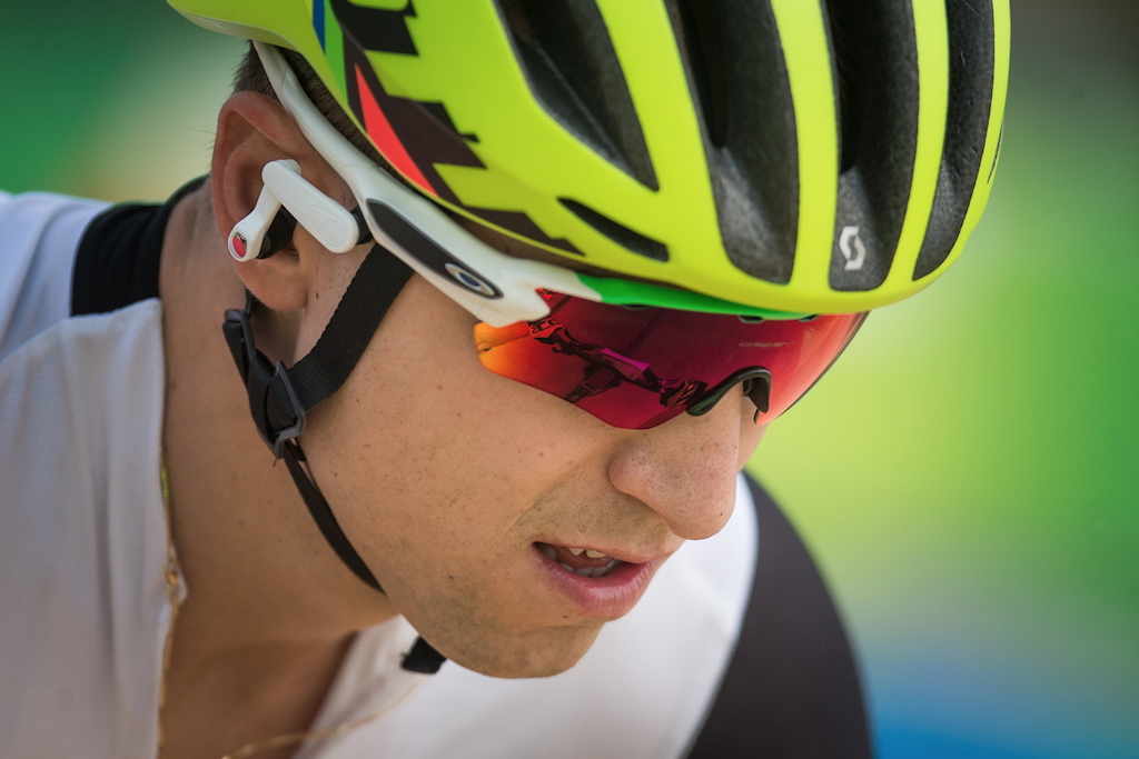 Nino Schurter was seen training with new Oakley Radar Pace sunglasses which Oakley made in cooperation with Intel.