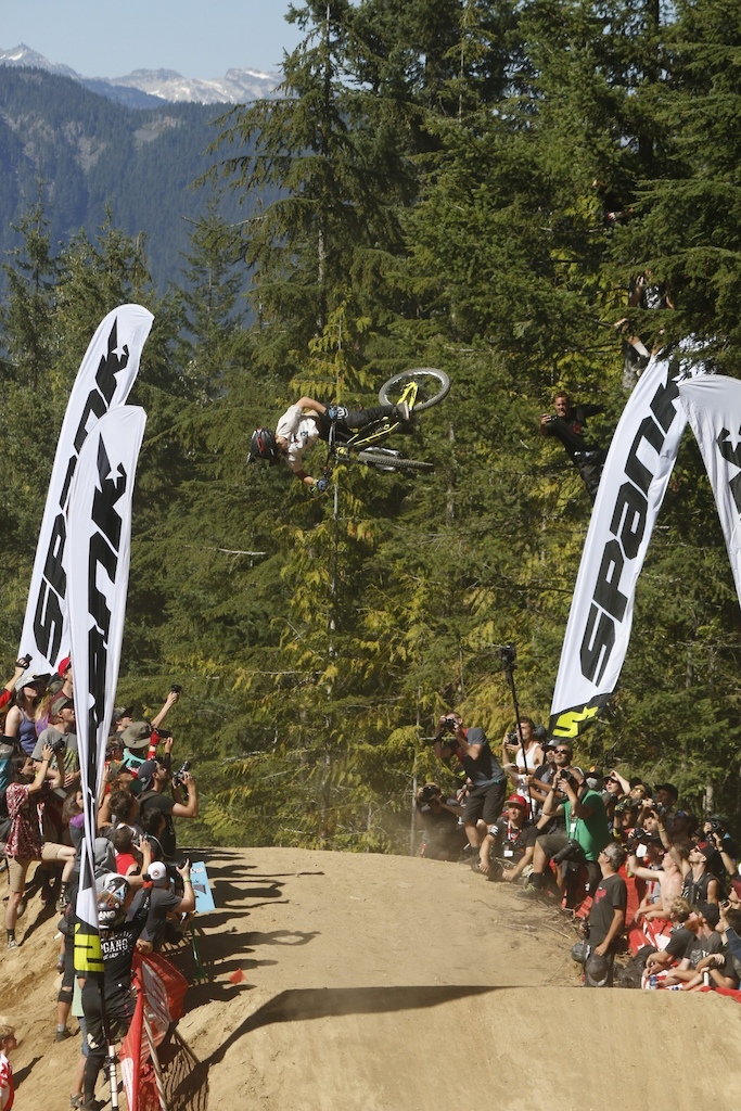 Massive 360 by Ethan Nell at crankworx whistler whipoff