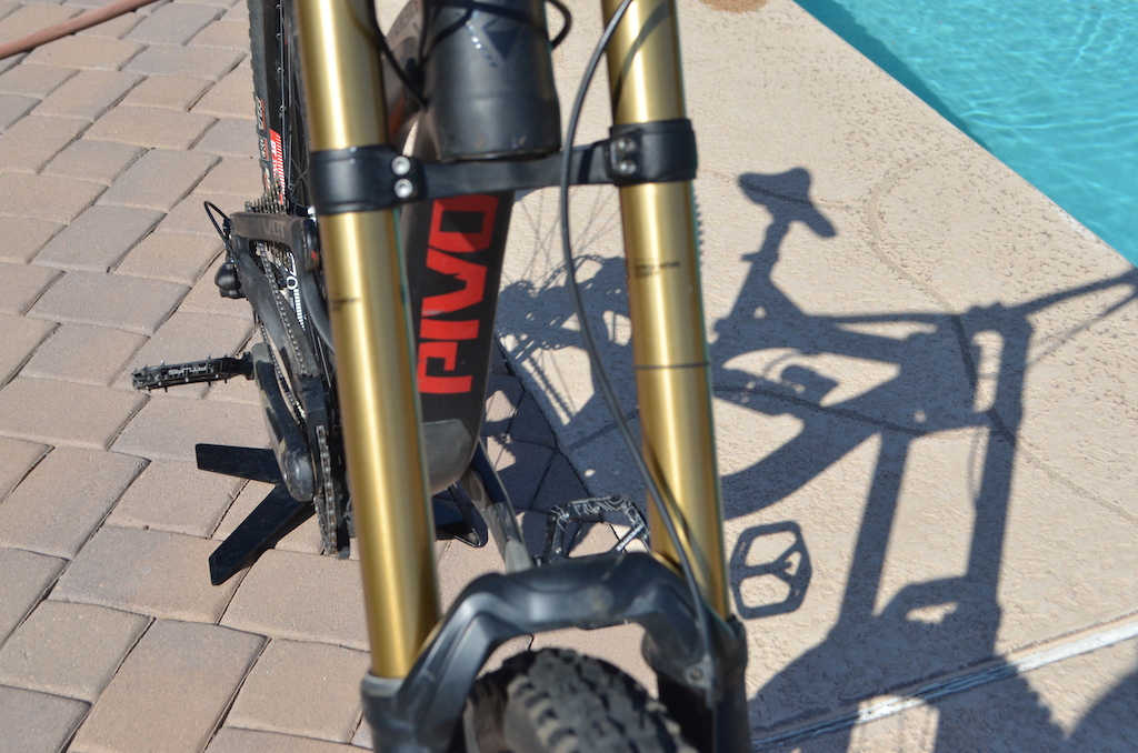 2016 Pivot Phoenix Saint Build with Dropper post
