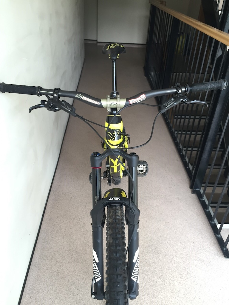 2016 YT capra CF comp.