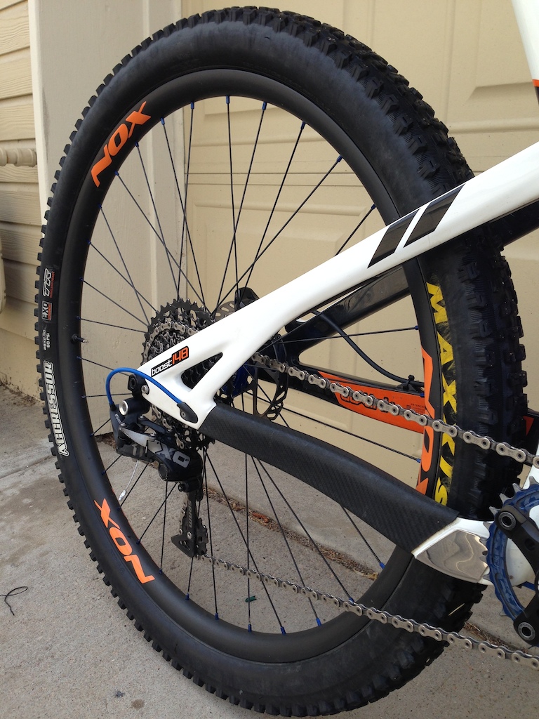 2016 Pivot 429 Trail W/ Carbon Wheels
