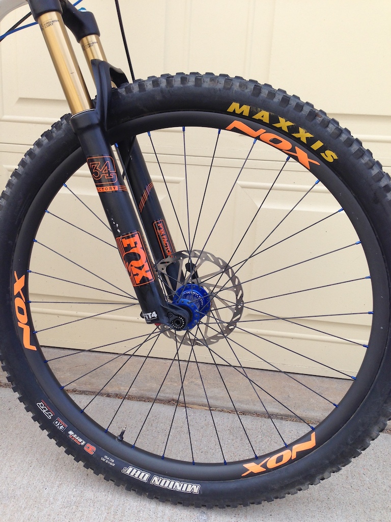 2016 Pivot 429 Trail W/ Carbon Wheels