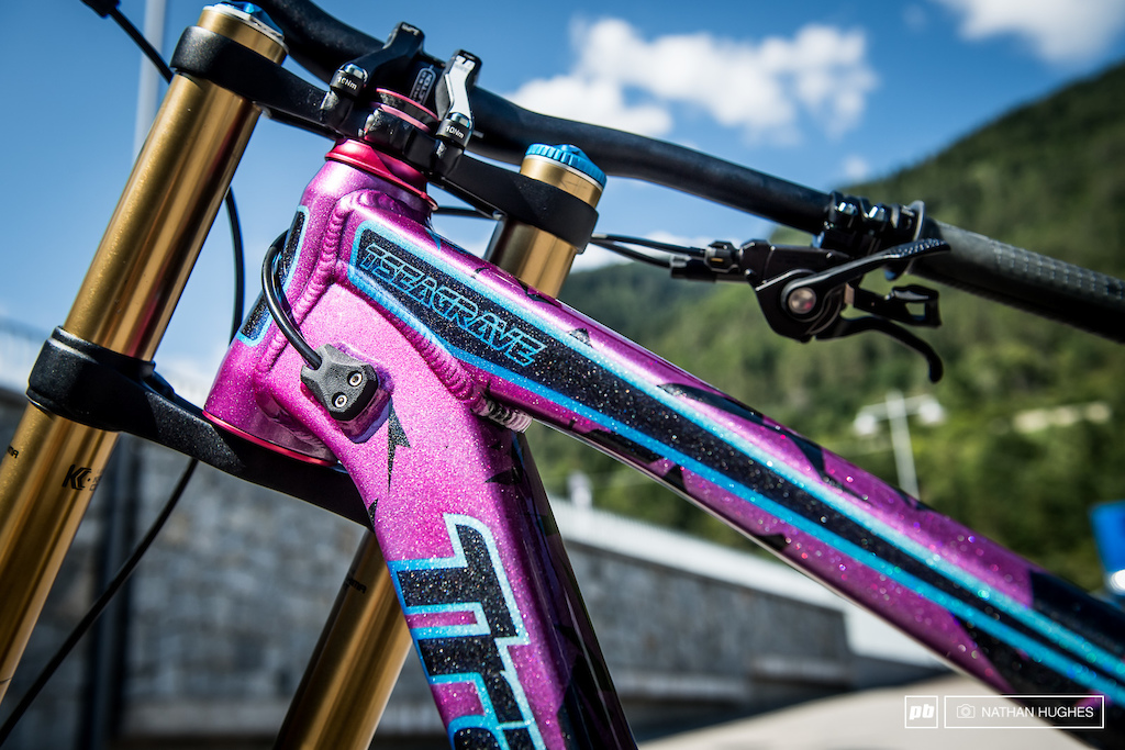 Tahnee Seagrave's 'Intergalactic' Worlds machine painted by Tony Bauman and designed by Darren Seeds at Transition bikes.