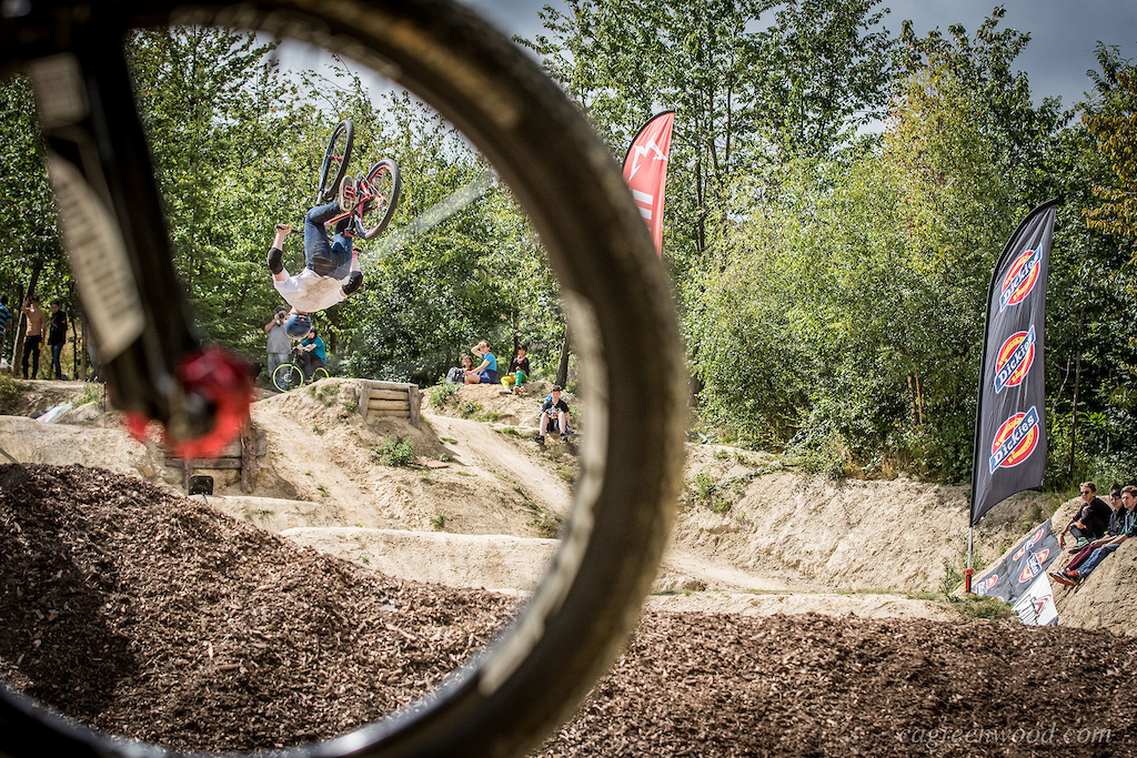 Flip shot from PORC round of dirtwars. Photo by @cagreenwood
