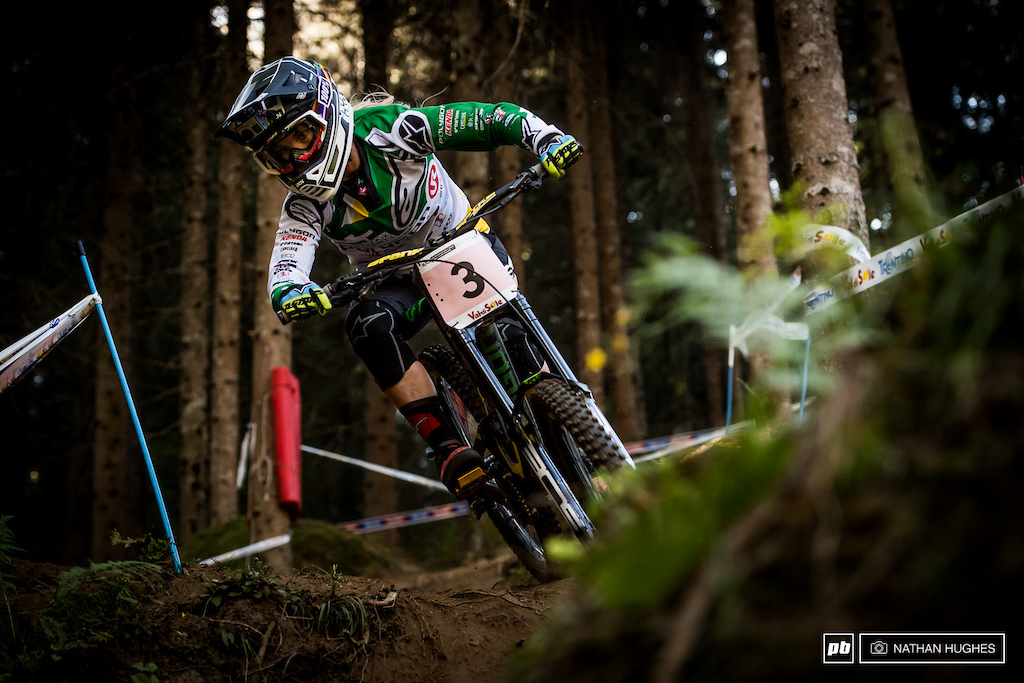 Less than a second from gold... Tracy Hannah was right up on Rachel Atherton in second place today. Maybe Atherton has more to give, we hear you say.... well maybe Hannah does too.