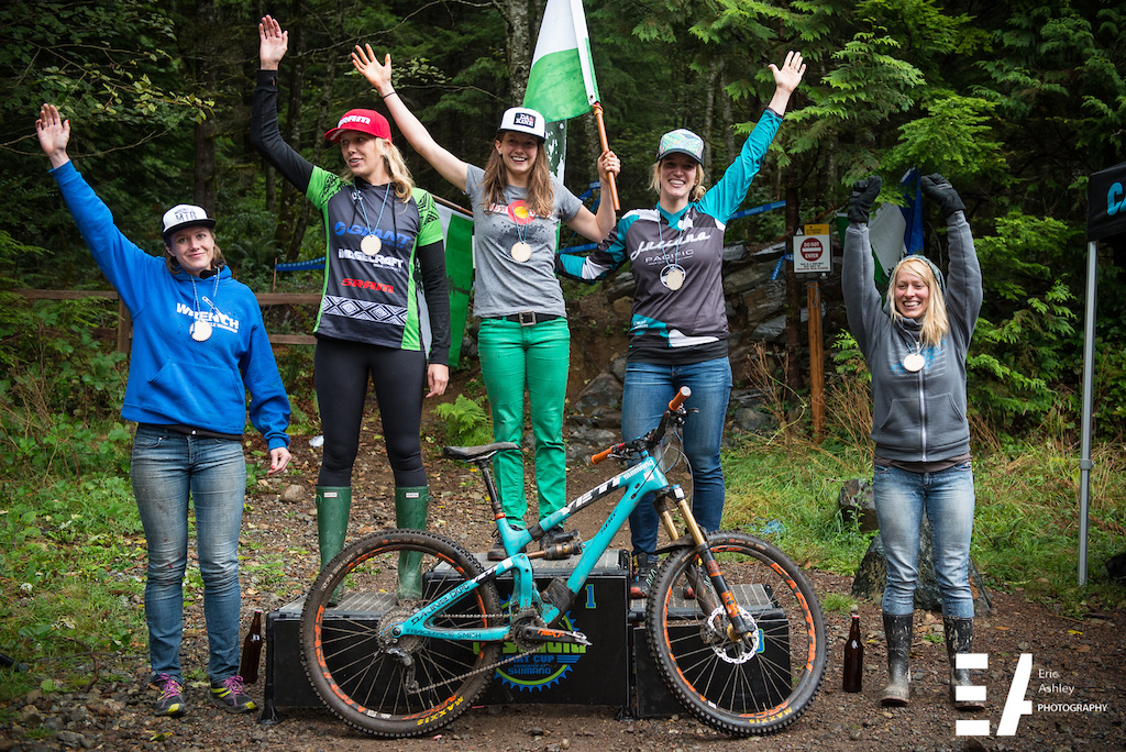 Kim Hardin Leana Gerrad Emily Sabelhaus Lynn Hyde and Adrian Hopkins Pro Women .