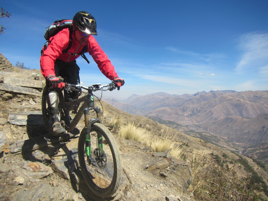 Massive mountains on the surroundings of Cusco. This trail starts above 4,500m and descends more than 1,000m in 10Km. If you are looking for an amazing MTB trip, let us know, we know how to take your breath away! #inkasadventures