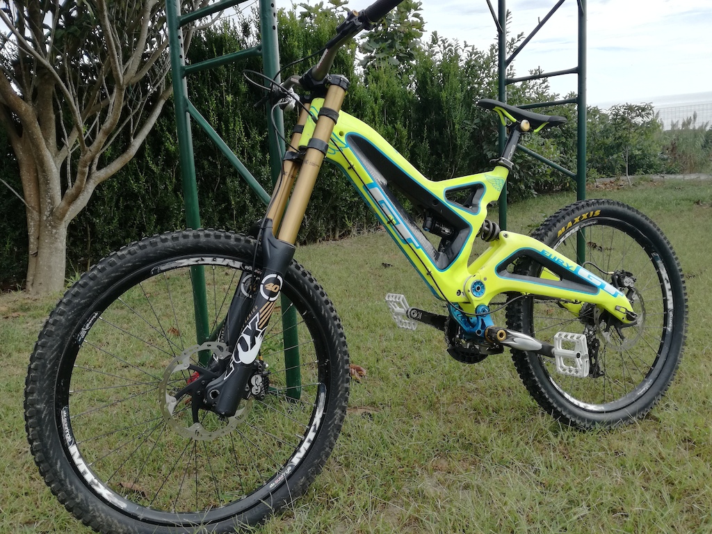2011 GT Fury World Cup Carbono