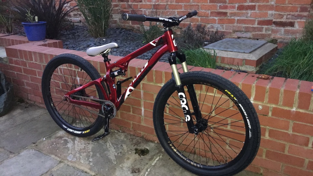 First picture of my new build, assembled this evening! (I've already changed the seat and added a rear brake since this photo)