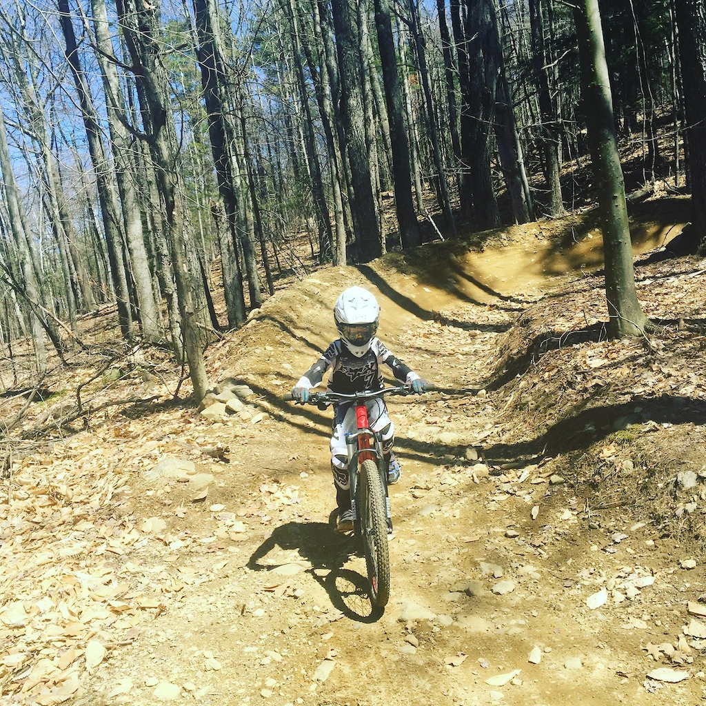2 trips to Highland Bike Park and getting faster on Easy Rider