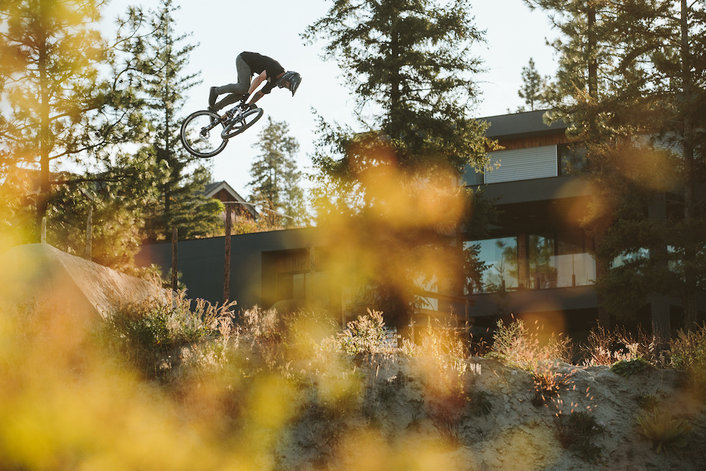 Tom van Steenbergen - Robb Thompson Photo