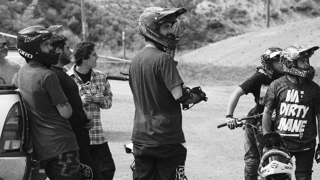 Images to support Andreu Lacondeguy The Roach Trip - Video