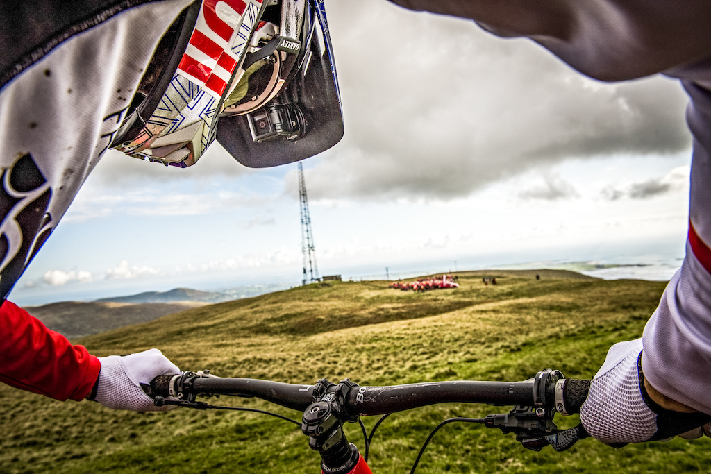 Gee gets view of his quarry. Photo - Sebastian Marko