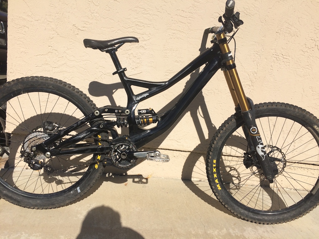 2013 Specialized Demo with LOTS OF EXTRAS
