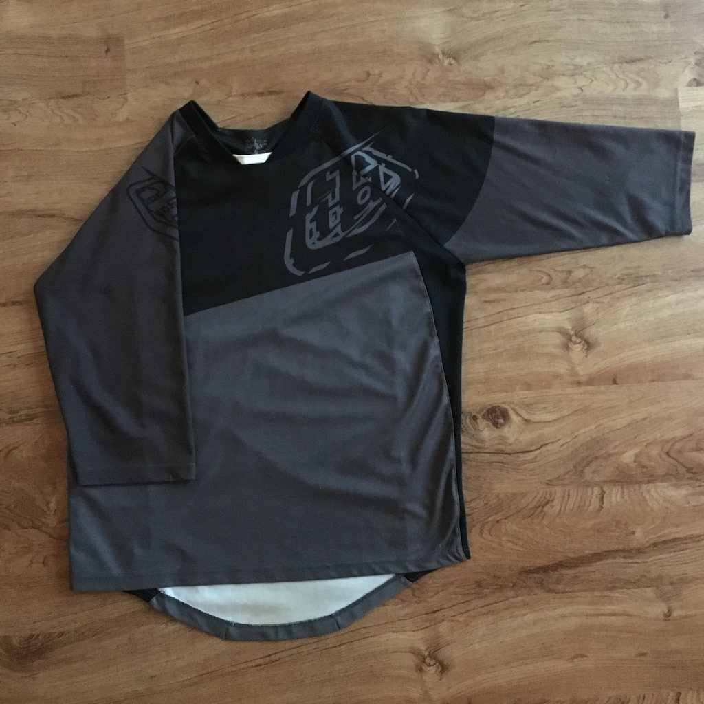 2016 Misc gear (jerseys and shorts)