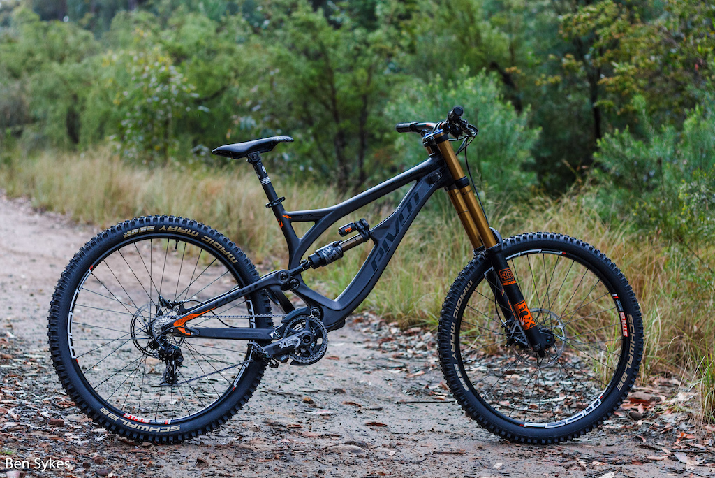Hamish's 
Pivot Phoenix Carbon 27.5
Fox 40s
Fox DHX2
Hope Pro4 + Flow MK3 wheels
Magic Mary Supergravity tyres
Sub 15KG