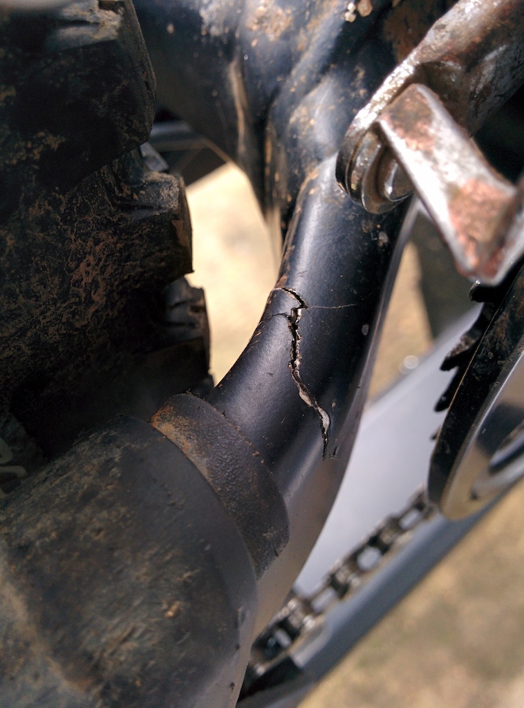 2013 Specialized Stumpjumper FSR Comp 26 cracked/broken chain stay after 4 years of ownership. Not from a crash.