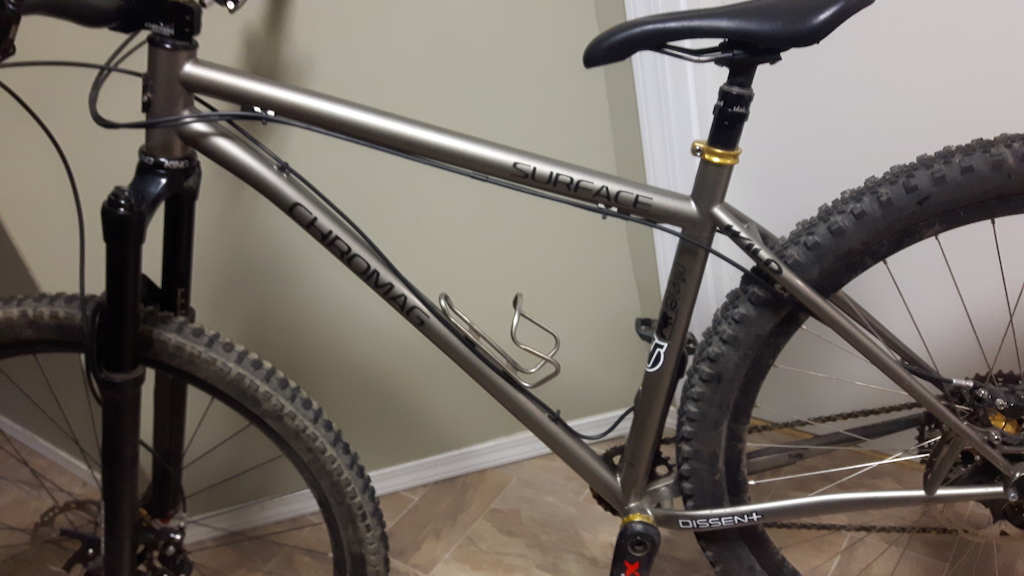 2014 Chromag Surface Frame M/L(chris king headset included)