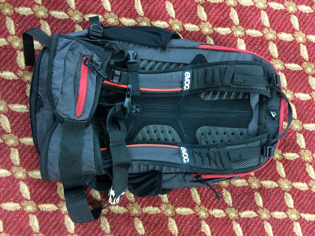 evoc fr trail 20l blackline