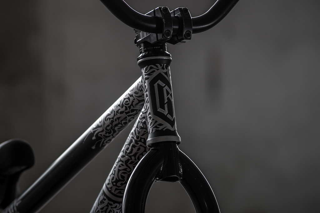 Frame CB Trend 24"
Fork CB Trend 24/26 
Stem Mutantbikes Sin v.2 
Bar Pride Street Profit "L" 
Grips MACNEIL X DEFGRIP 
Cranks CB Trend 2PCS 
Pedals Dartmoor Candy PRO 
Sprocket CB SOL v.2 3/32 lim ed 
Seat Division XL Fat 
Seat post RideLite 

Front wheel 
Hub Chosen 543 32H 
Rim Octane One Solar PRO 24" 32Н 
Tire Kenda Kranium DTC 2015 

Rear wheel
Hub KHE Geisha Light 
Rim CB Trend 24"
Tire Kenda Kranium DTC 2015
