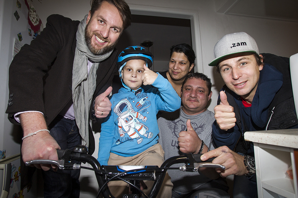Gaspi and Lukas continuing to bring smiles to kids in Europe 