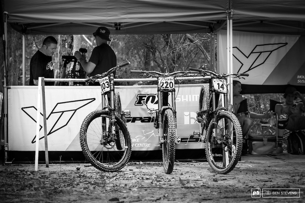 YT Industries had a good weekend out this round with one of their riders, Harry Parsons taking out 3rd place in Junior Men's