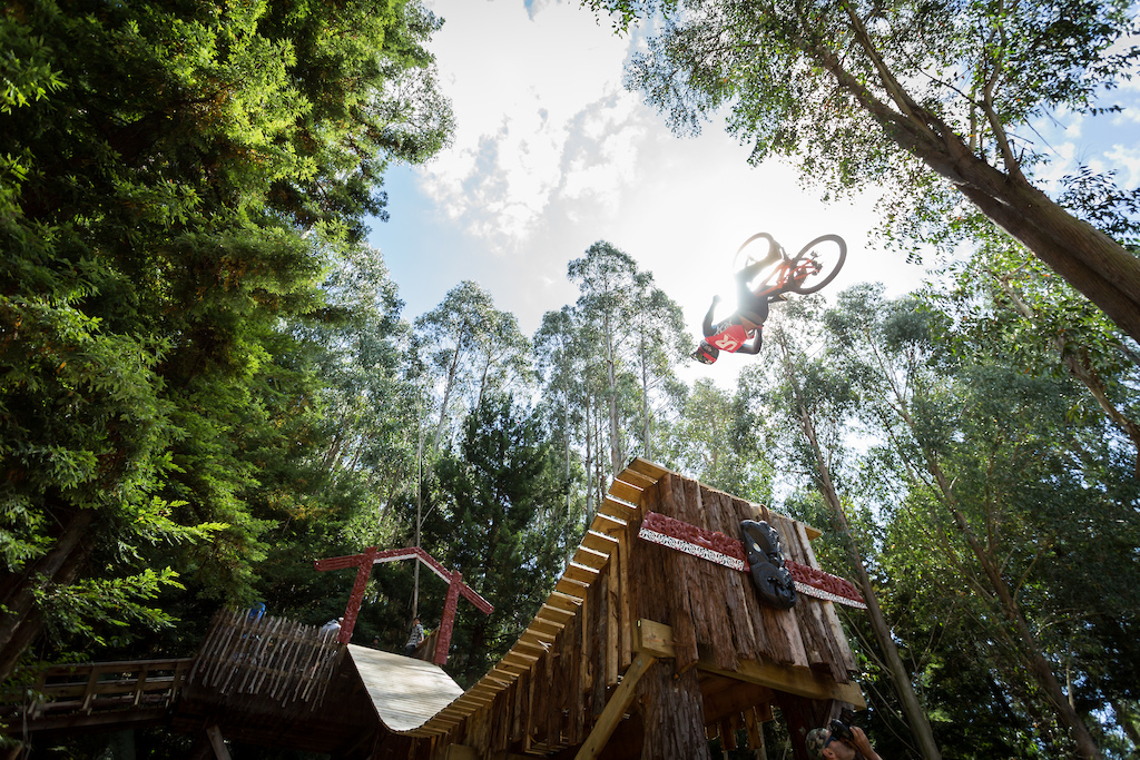 Amidst the hustle and bustle of the media scrums at Crankworx Rotorua I found myself getting frustrated that I was just another #mediasquid getting the same shot as everyone else. So I went in search of new angles and came across the epic tree canopy wrapping the start Waharoa.