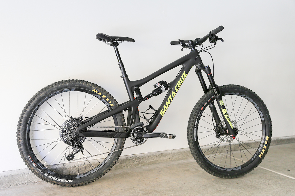 2017 Santa Cruz Nomad almost brand new