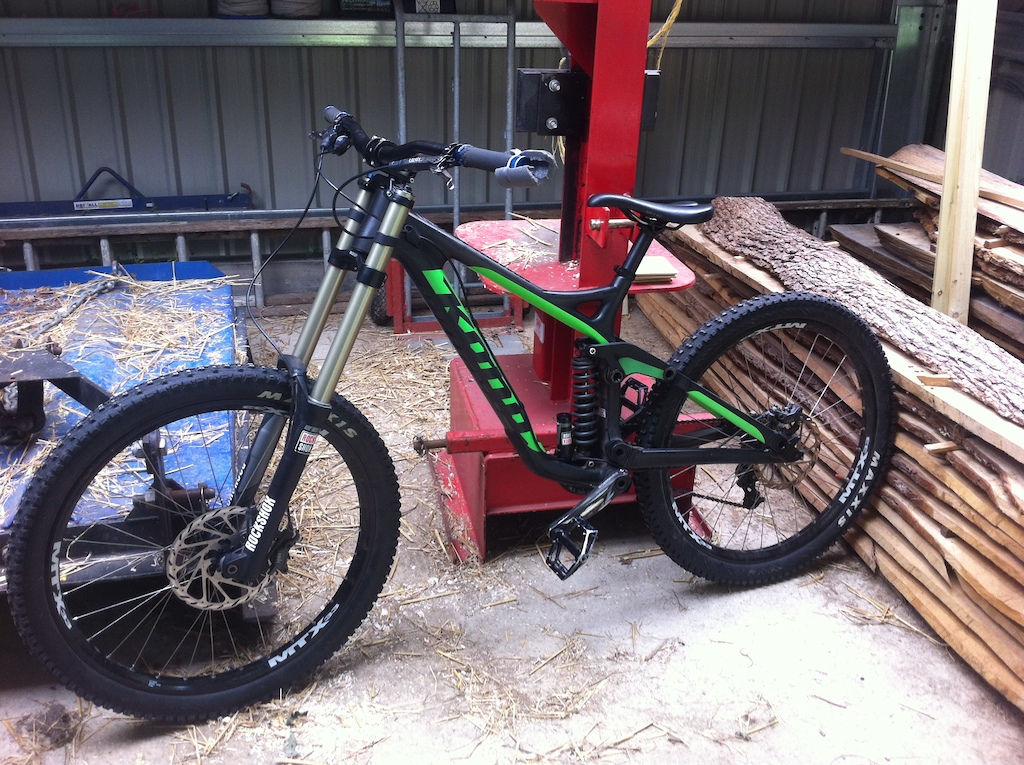 2014 kona Operator Carbon Medium
