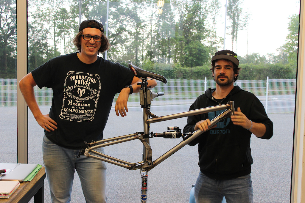 Shan nº5 in the making, our very first full suspension bike