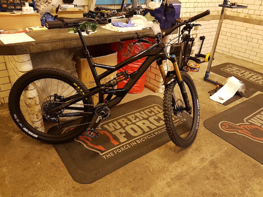 2016 YT Capra CF Pro Race